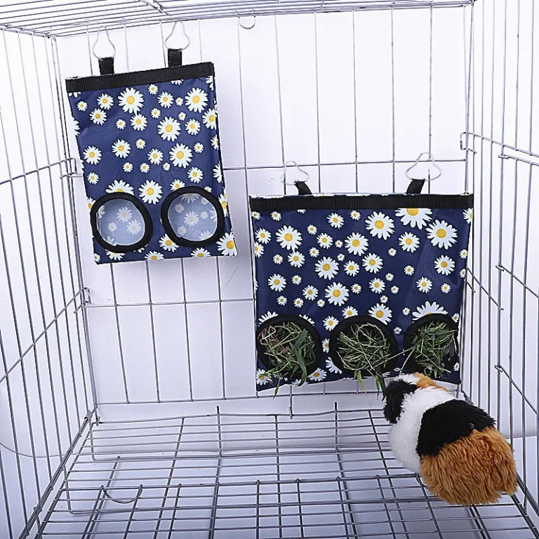 Strawberry Hamster House Guinea Pig Hideout Small Animal Bed Hideaway Hide Hut Cage Accessories for Autumn Winter