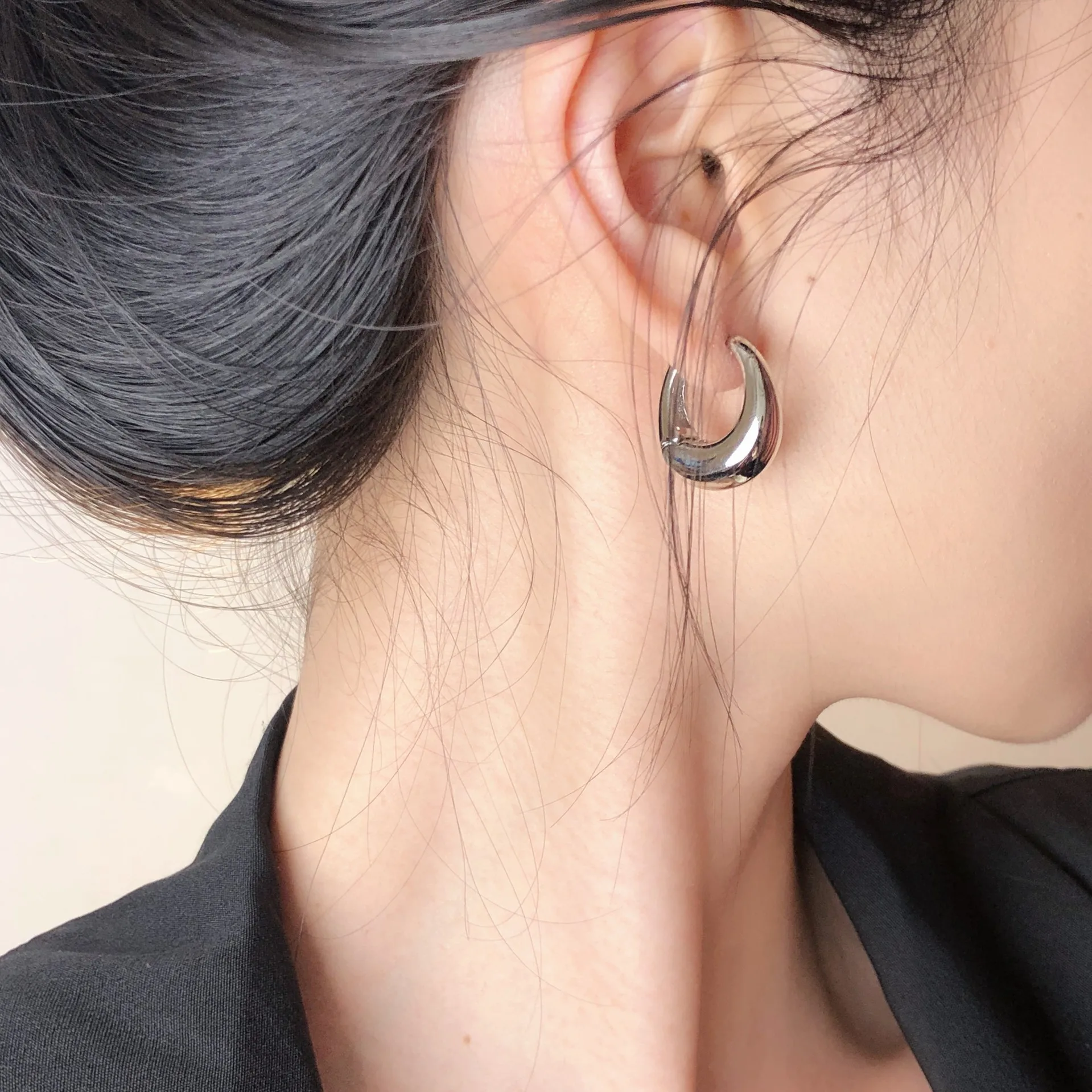 Stainless Steel Smooth Metal Chunky Hoop Earrings For Women Girls Fashion Round Circle Hoops Statement Earrings Punk Jewelry Stainless Steel Smooth Metal Chunky Hoop Earrings For Women Girls Fashion Round Circle Hoops Statement Earrings Punk Jewelry