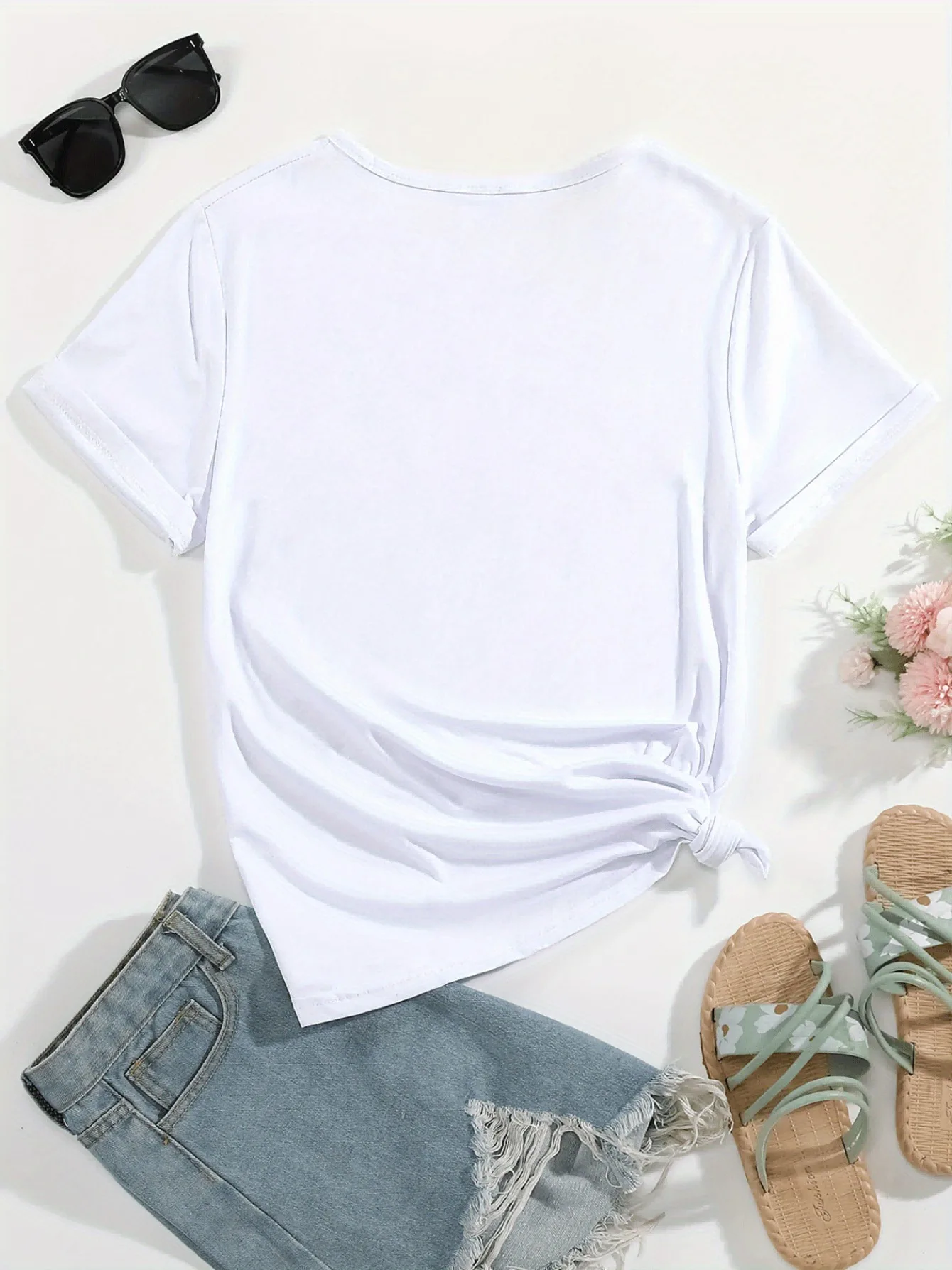 Cute Labubu Design T-shirt With A Classic Labubu Pose Is Suitable For Women's Casual Sportswear, Perfect For All Seasons Cute Labubu Design T-shirt With A Classic Labubu Pose Is Suitable For Women's Casual Sportswear, Perfect For All Seasons