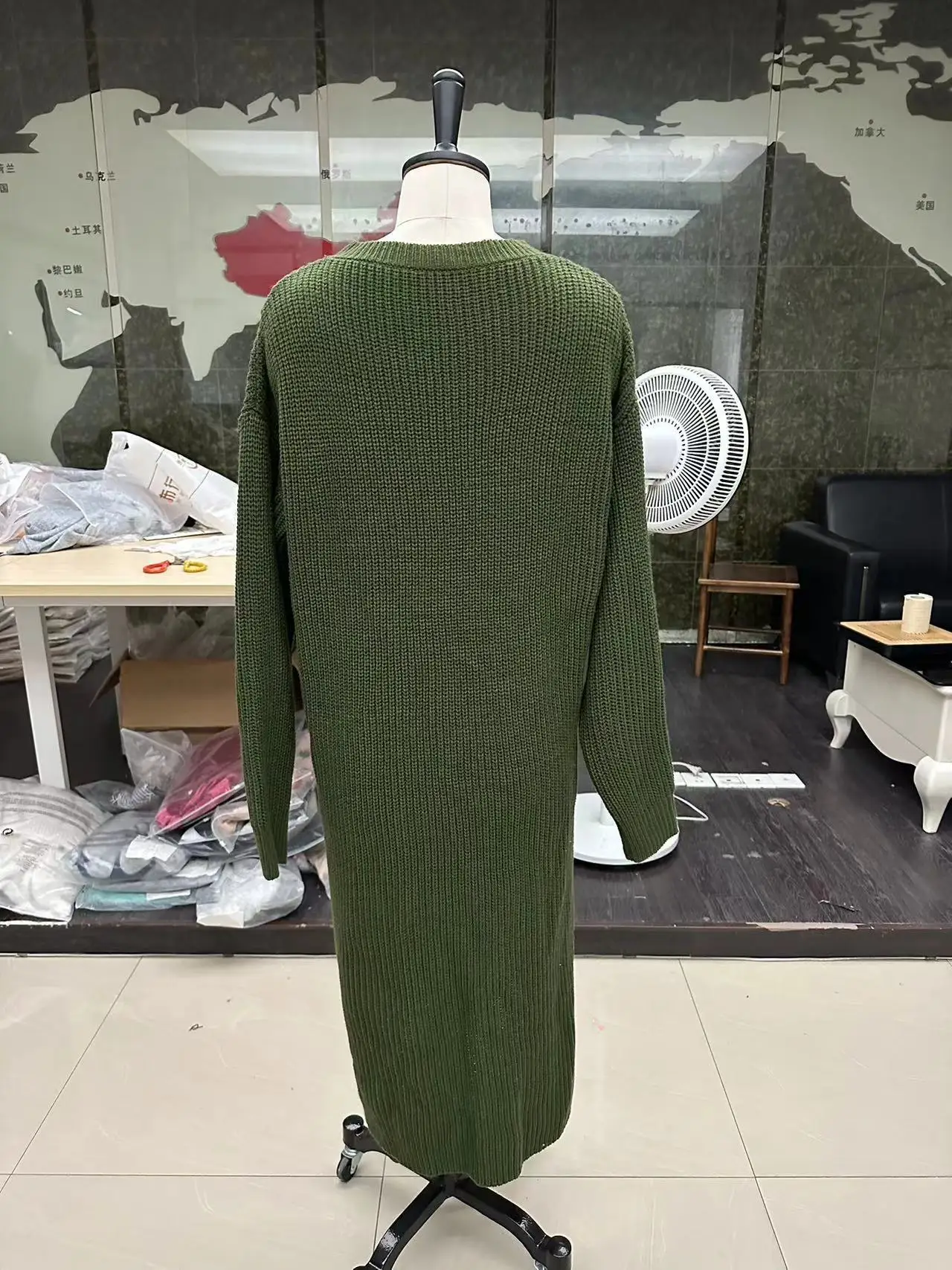 Women's Autumn Knitted Long Dress Solid Color Round Neck Pullover Long Sleeve Slim Temperament Commuting Irregular Dress Jacket Women's Autumn Knitted Long Dress Solid Color Round Neck Pullover Long Sleeve Slim Temperament Commuting Irregular Dress Jacket