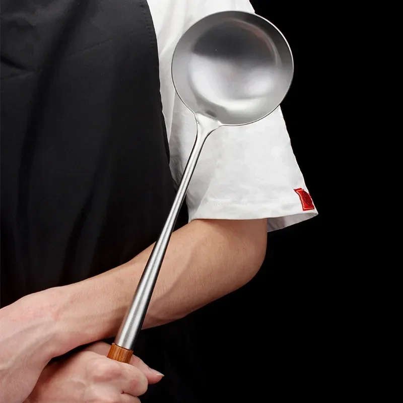 304 Stainless Steel Spatula Spoon With Wooden Handle Lengthened Cooking Spoon Anti-Scalding Cooking Shovel Kitchenware 304 Stainless Steel Spatula Spoon With Wooden Handle Lengthened Cooking Spoon Anti-Scalding Cooking Shovel Kitchenware