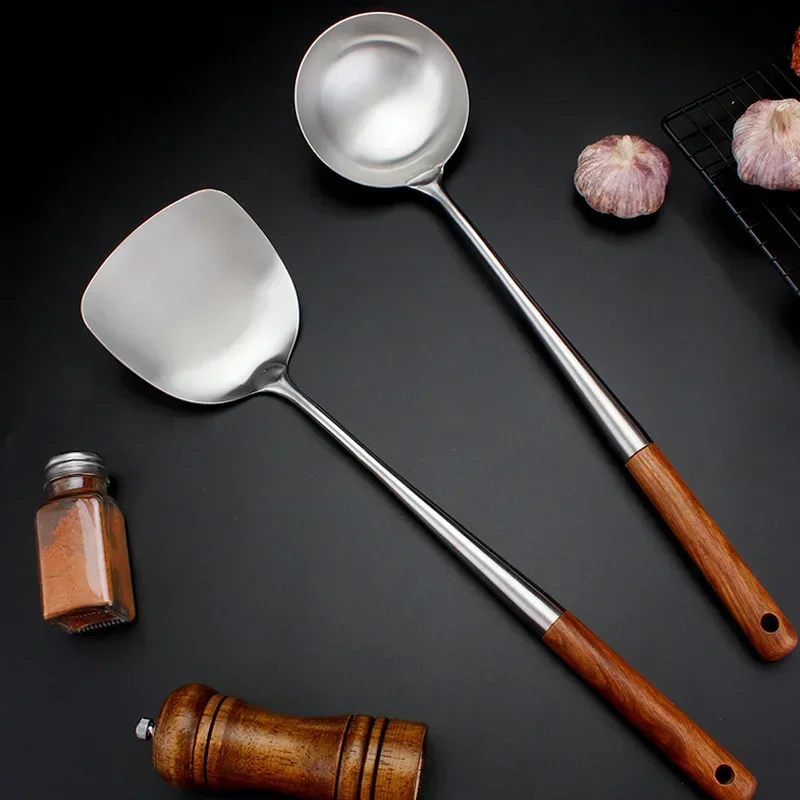 304 Stainless Steel Spatula Spoon With Wooden Handle Lengthened Cooking Spoon Anti-Scalding Cooking Shovel Kitchenware 304 Stainless Steel Spatula Spoon With Wooden Handle Lengthened Cooking Spoon Anti-Scalding Cooking Shovel Kitchenware