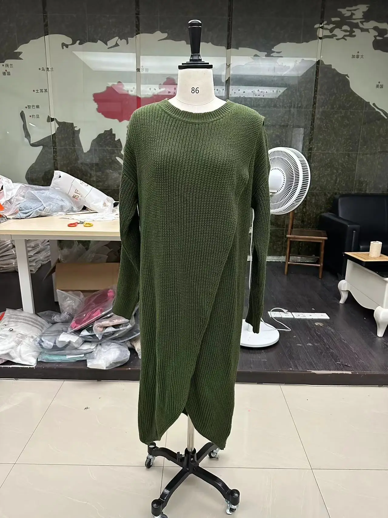 Women's Autumn Knitted Long Dress Solid Color Round Neck Pullover Long Sleeve Slim Temperament Commuting Irregular Dress Jacket Women's Autumn Knitted Long Dress Solid Color Round Neck Pullover Long Sleeve Slim Temperament Commuting Irregular Dress Jacket