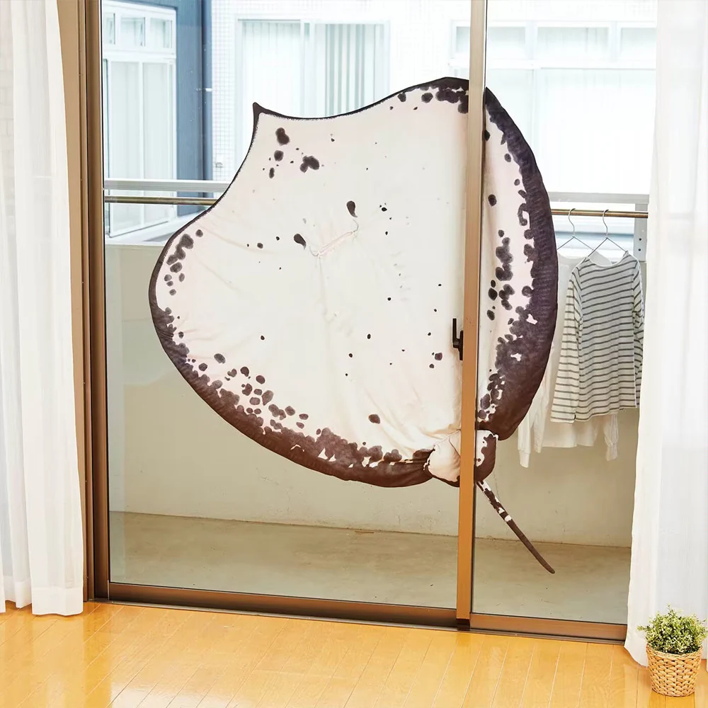 Lifelike Manta Ray Fish Plush Toys Simulation Devil Ray Carpet Pillow Doll Air Conditioner Room Nap Pause Quilt Tatami Cushion Lifelike Manta Ray Fish Plush Toys Simulation Devil Ray Carpet Pillow Doll Air Conditioner Room Nap Pause Quilt Tatami Cushion