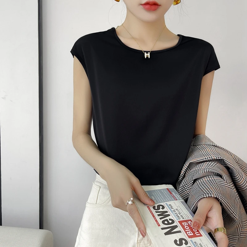 New O-Neck Silk Camisole Ladies Thin Vest Satin Loose Outer Sleeveless Top Summer Suit Insid Sling Mulberry Silk Bottoming Shirt New O-Neck Silk Camisole Ladies Thin Vest Satin Loose Outer Sleeveless Top Summer Suit Insid Sling Mulberry Silk Bottoming Shirt