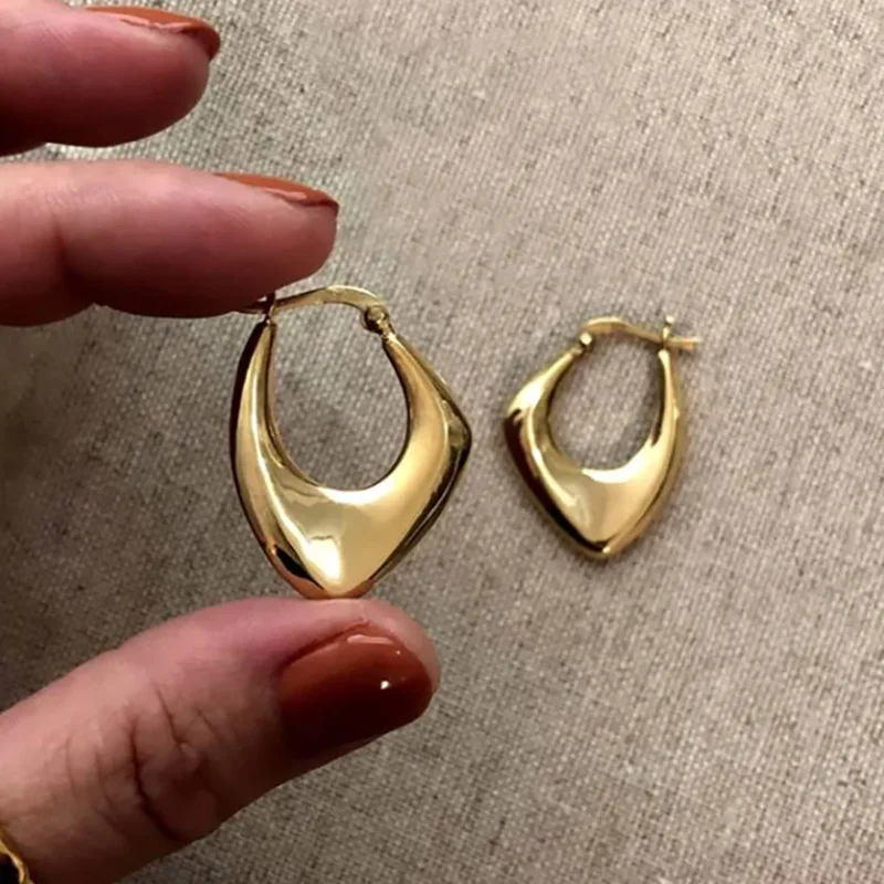 Punk Men Women Circle Hoop Earrings Shiny White Zircon Simple Daily Wear Small Earrings Wedding Party Fashion Jewelry Gifts Punk Men Women Circle Hoop Earrings Shiny White Zircon Simple Daily Wear Small Earrings Wedding Party Fashion Jewelry Gifts