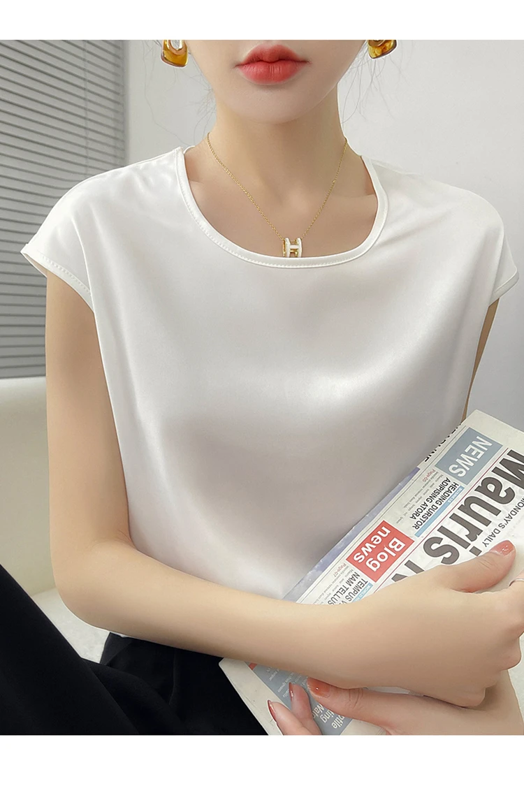 New O-Neck Silk Camisole Ladies Thin Vest Satin Loose Outer Sleeveless Top Summer Suit Insid Sling Mulberry Silk Bottoming Shirt New O-Neck Silk Camisole Ladies Thin Vest Satin Loose Outer Sleeveless Top Summer Suit Insid Sling Mulberry Silk Bottoming Shirt