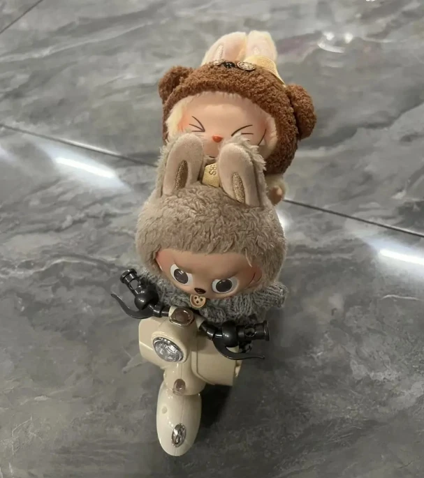 Labubu Doll Mini Electric Motorcycle with Music Lamplight Kawaii Motor Toys for Dolls Cute Labubu Doll Accessories Birthday Gift Labubu Doll Mini Electric Motorcycle with Music Lamplight Kawaii Motor Toys for Dolls Cute Labubu Doll Accessories Birthday Gift