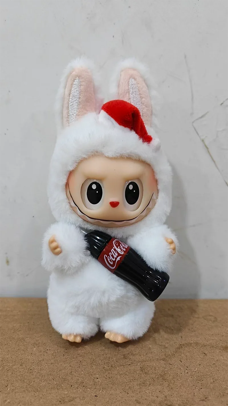 Gran oferta figura de Anime Labubu tiene un asiento serie vinilo colgante muñeca modelo juguete lindo monstruo réplica Gran oferta figura de Anime Labubu tiene un asiento serie vinilo colgante muñeca modelo juguete lindo monstruo réplica