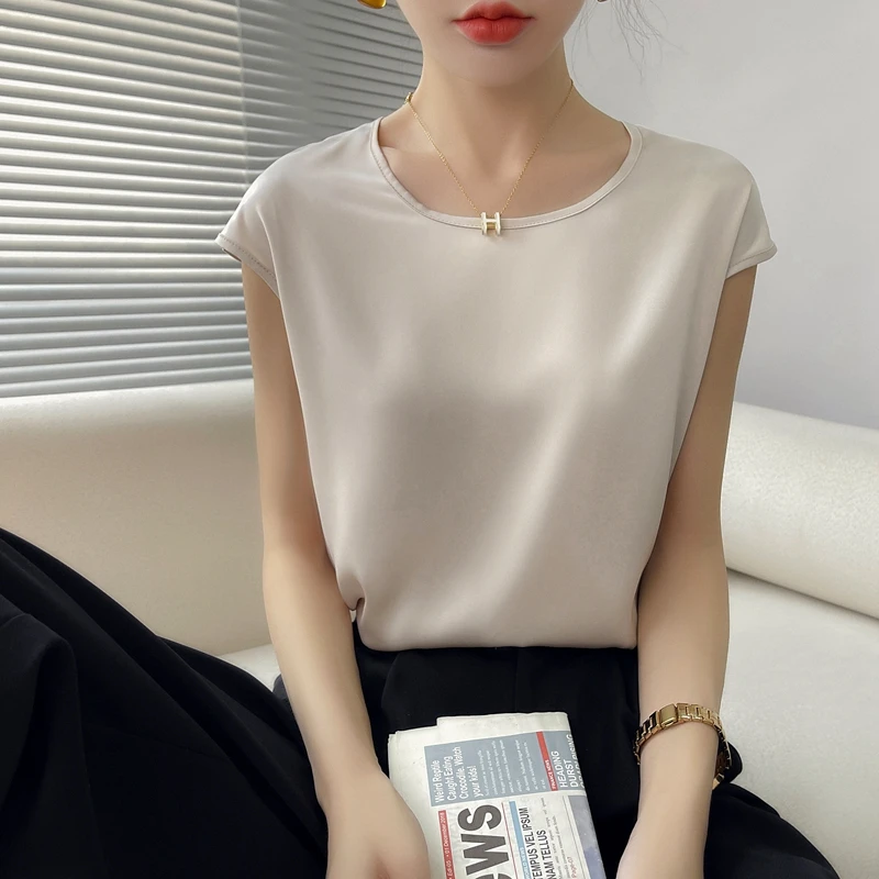 New O-Neck Silk Camisole Ladies Thin Vest Satin Loose Outer Sleeveless Top Summer Suit Insid Sling Mulberry Silk Bottoming Shirt New O-Neck Silk Camisole Ladies Thin Vest Satin Loose Outer Sleeveless Top Summer Suit Insid Sling Mulberry Silk Bottoming Shirt