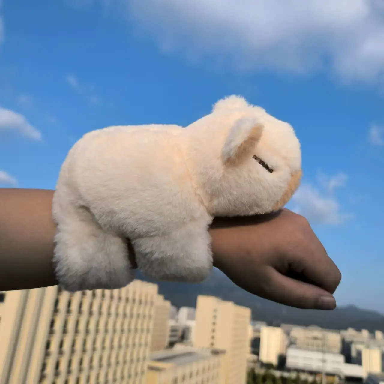 New Kapibala Plush Toy with Tail Simulation Dolphin Plush Bracelet, Animal Backpack Bracelet Gift for Children and Friends New Kapibala Plush Toy with Tail Simulation Dolphin Plush Bracelet, Animal Backpack Bracelet Gift for Children and Friends