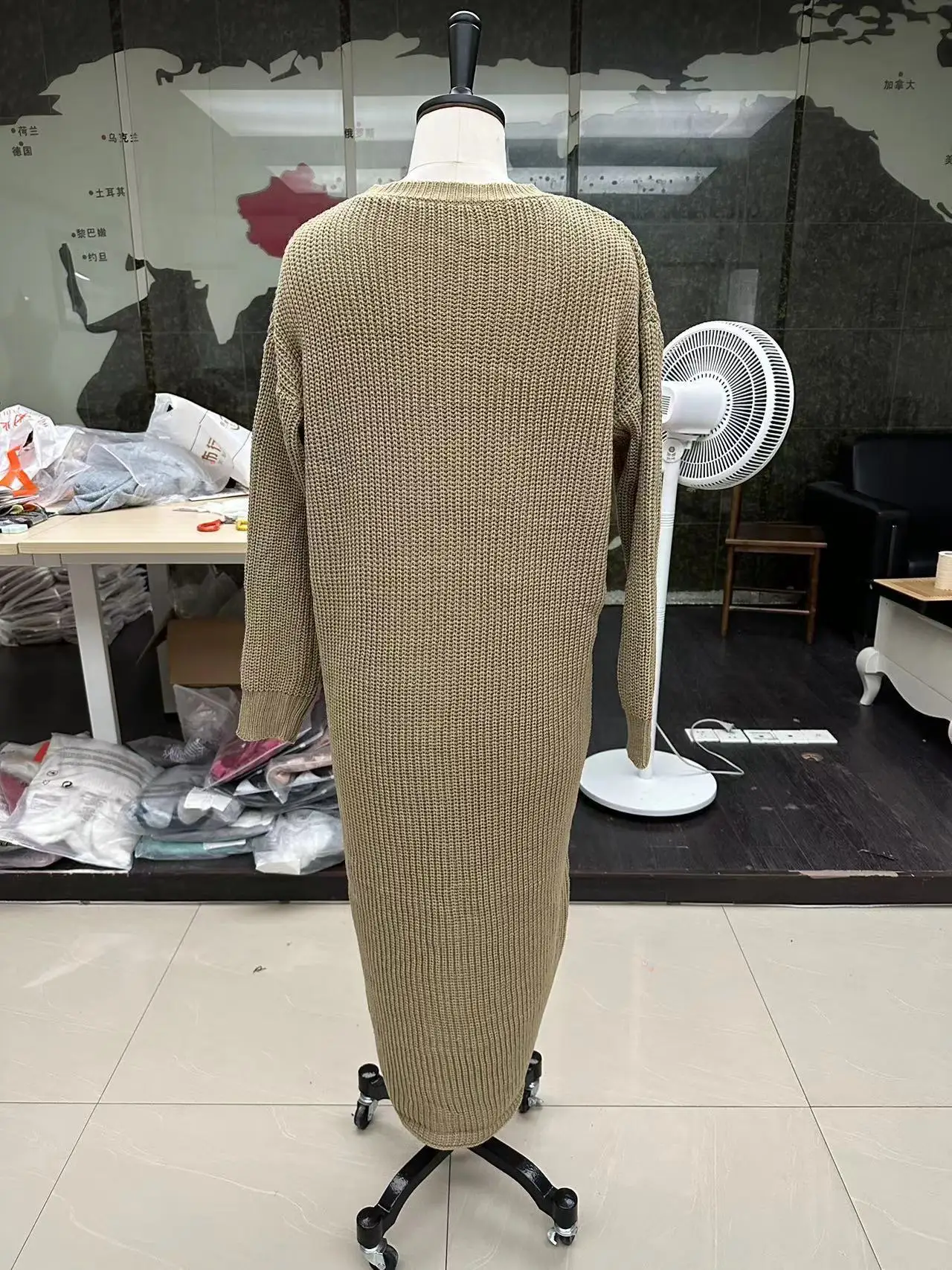 Women's Autumn Knitted Long Dress Solid Color Round Neck Pullover Long Sleeve Slim Temperament Commuting Irregular Dress Jacket Women's Autumn Knitted Long Dress Solid Color Round Neck Pullover Long Sleeve Slim Temperament Commuting Irregular Dress Jacket