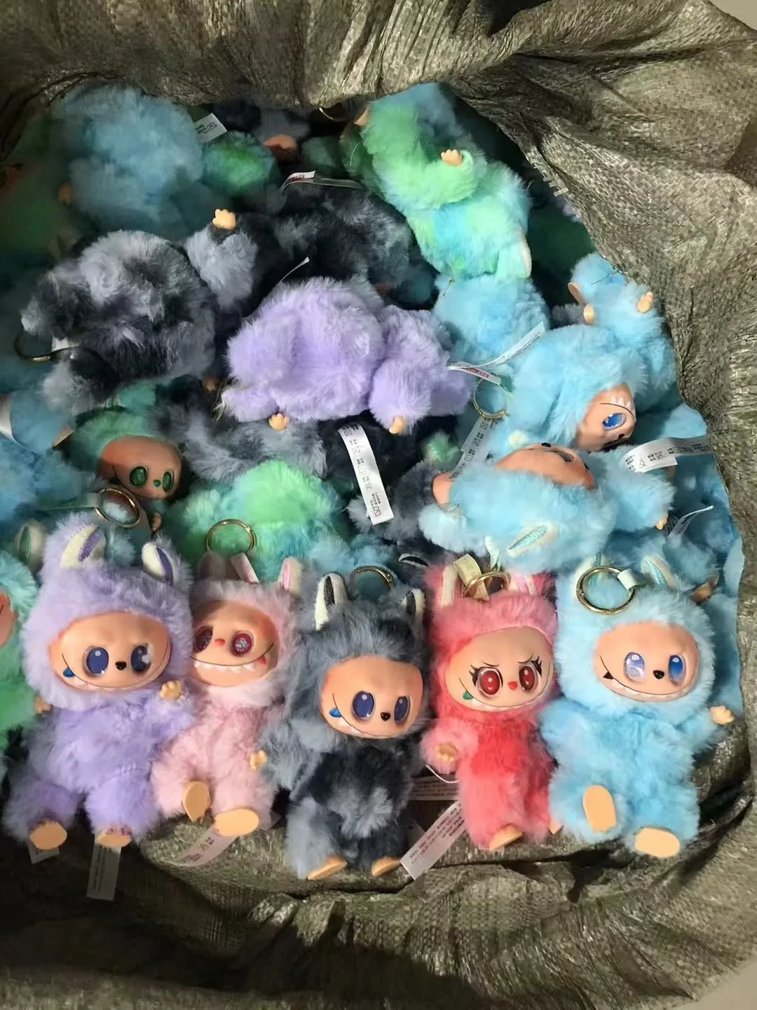 Labubu The Monsters V3 Series Blind Teddy Box, Vinyl Base Toy, Animated Characters, Mysterious Surprise Box, Keychain, Children'
