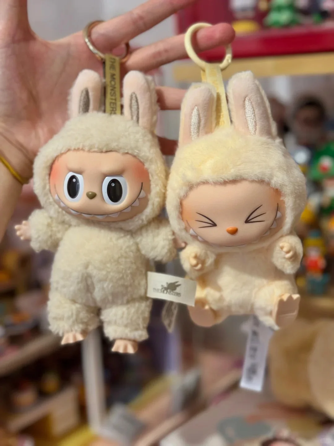Labubu The Monsters Sit-Down Party First and Second Generation Series Vinyl Keychain Pendant Plush Dolls Replica Birthday Gift