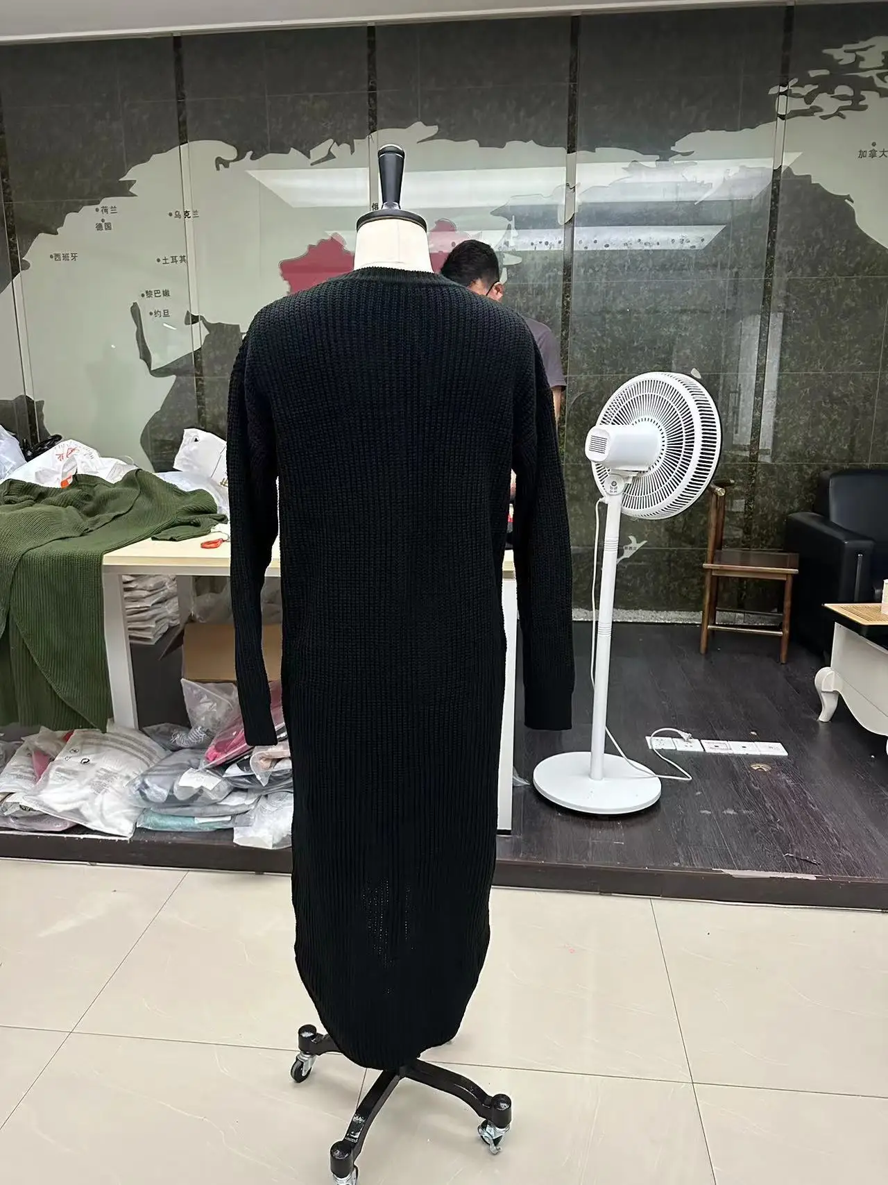 Women's Autumn Knitted Long Dress Solid Color Round Neck Pullover Long Sleeve Slim Temperament Commuting Irregular Dress Jacket Women's Autumn Knitted Long Dress Solid Color Round Neck Pullover Long Sleeve Slim Temperament Commuting Irregular Dress Jacket