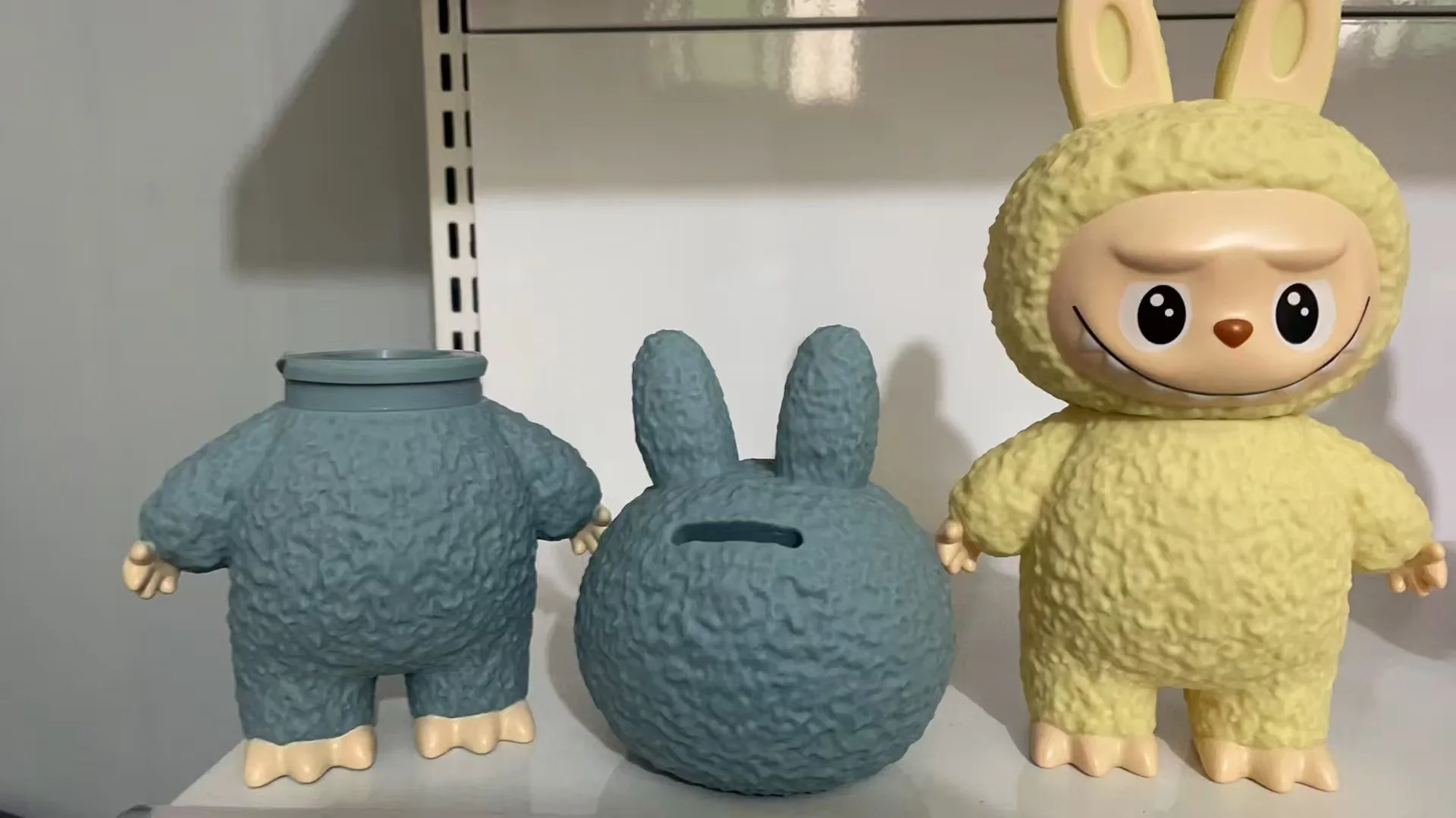 Cute Monster Labubu Piggy Bank Figurine Model Ornament For Children And Students Labubu Coin Piggy Bank Doll Decoration Kid Gift Cute Monster Labubu Piggy Bank Figurine Model Ornament For Children And Students Labubu Coin Piggy Bank Doll Decoration Kid Gift